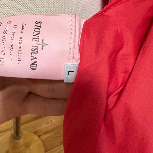 Stone Island Red and Black Patch Detail - Picture 6 of 6